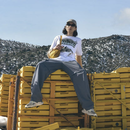 Remera oversize broken dreams